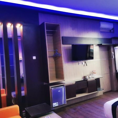 Oyo 822 Hotel Mukti Jaya Purwokerto Luaran gambar