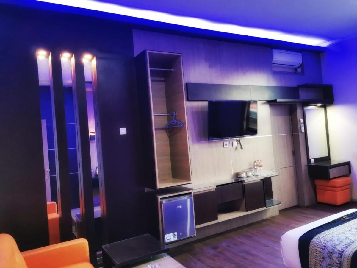 Oyo 822 Hotel Mukti Jaya Purwokerto Luaran gambar